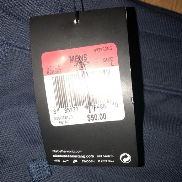 Men’s Nike shorts - Picture 2 of 3